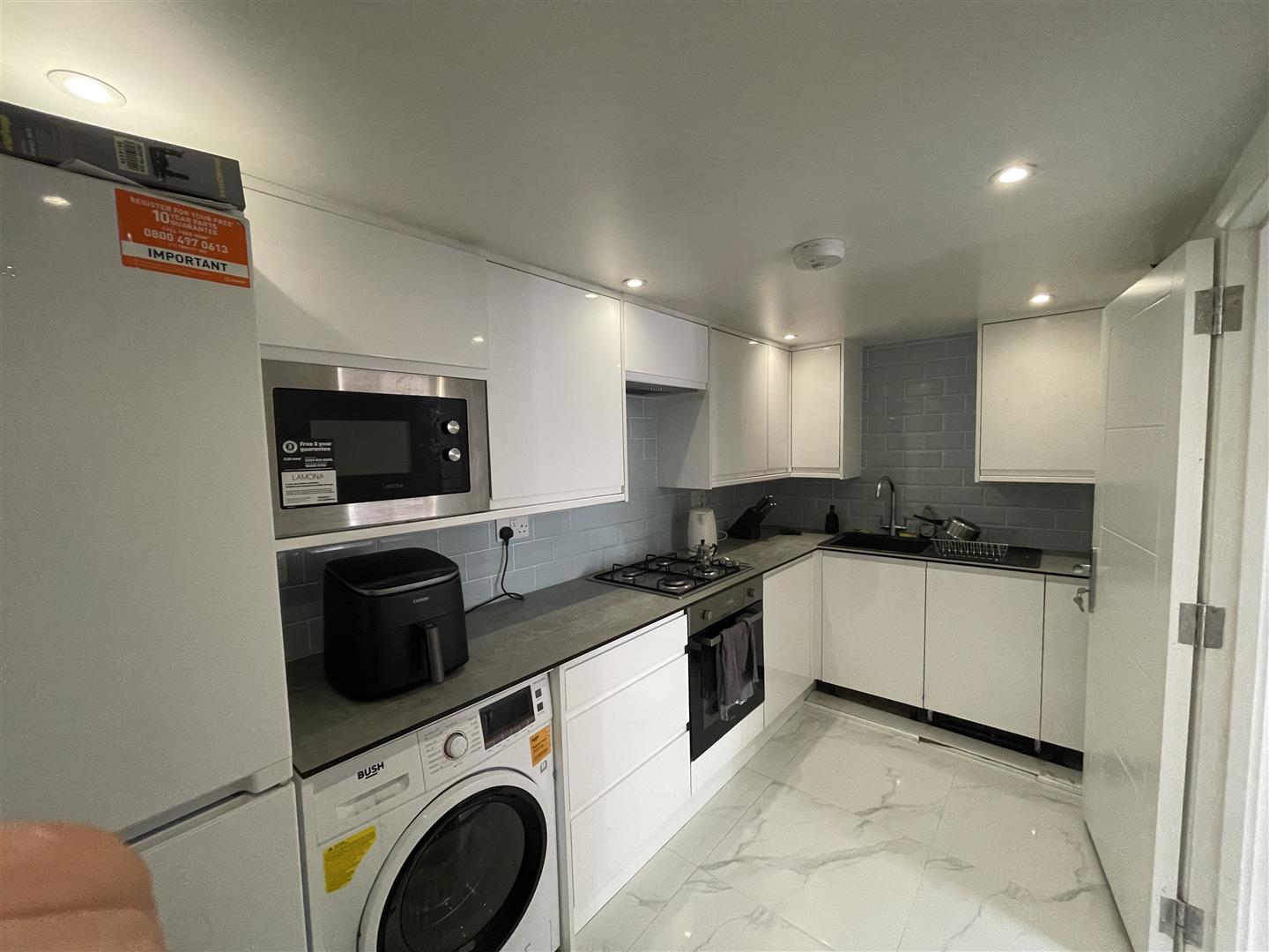 1 bed property in Regents Park Road, London